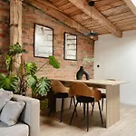 Loft 75mkw W Sercu Miasta アパート